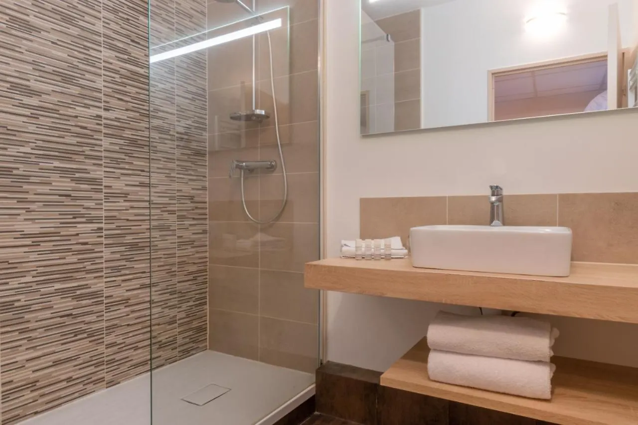 Hotel L'Empreinte Cagnes-sur-Mer 3*,